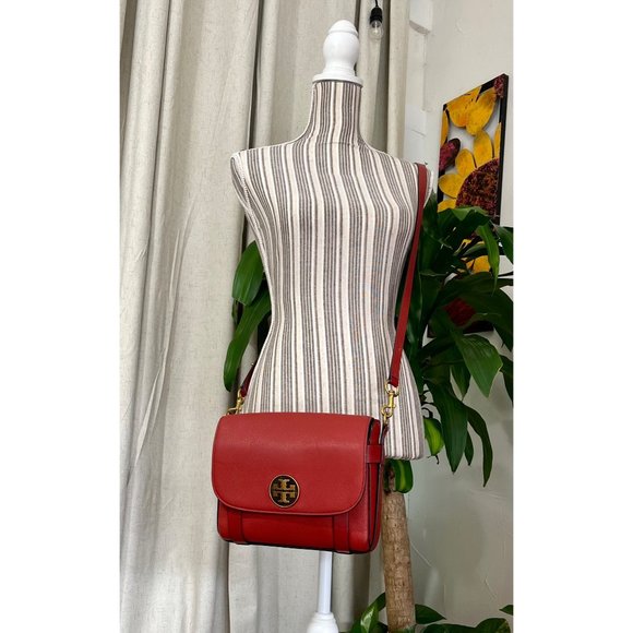 ♦️♦️ TORY BURCH AUTHENTIC DEEP RED ALASTAIR RUNWAY SADDLE BAG ♦️♦️ - Picture 15 of 16